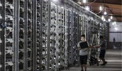 A solar-powered mining farm efficiently operating at scale